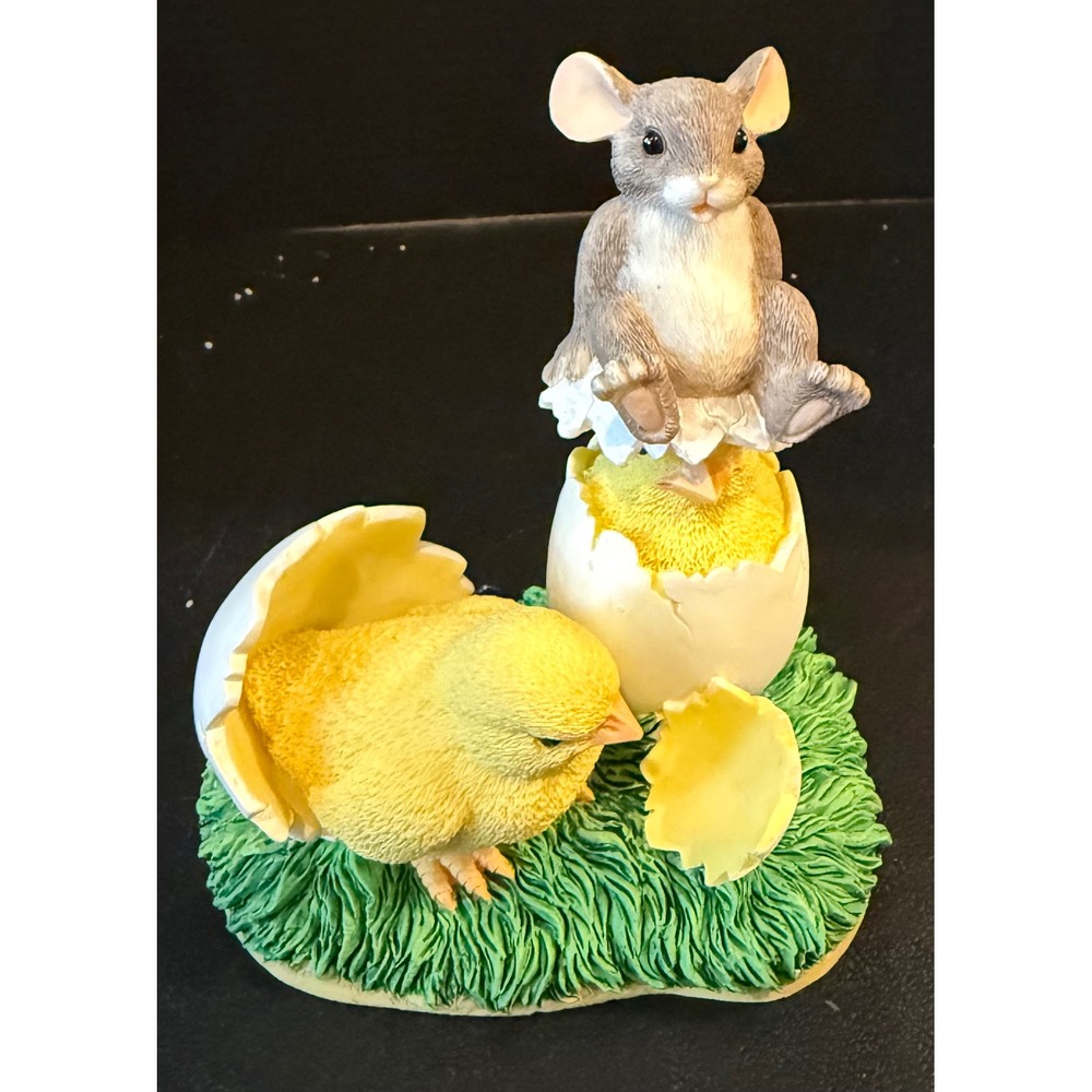 Charming Tails Fitz Floyd Figurine What's Hatchin Mouse Chick Easter 83/600